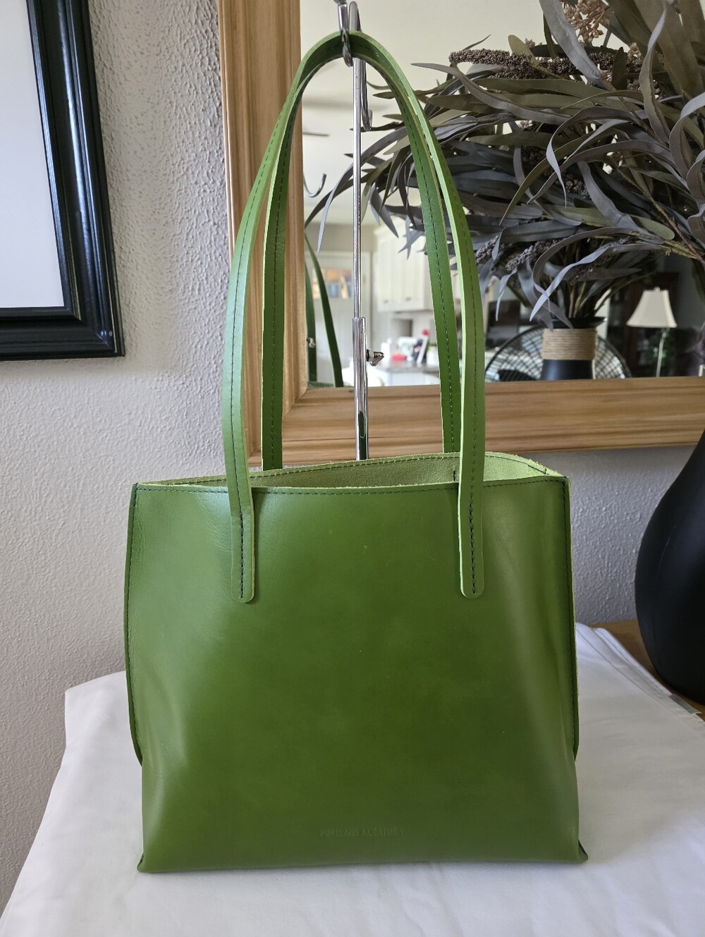 NEW Portland  Leather Green Apple Medium August Tote Price Firm